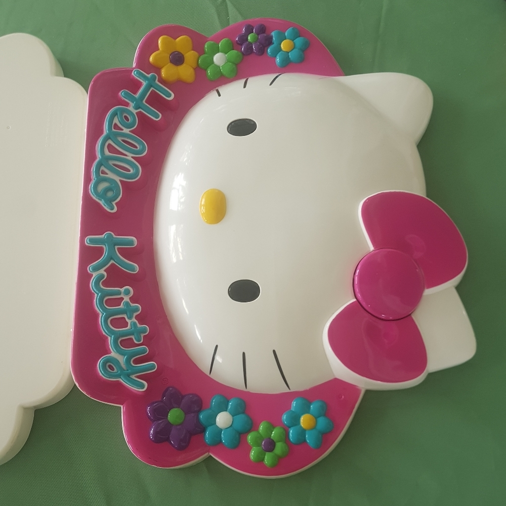 🎀 Hello Kitty Case & Bracelet - Picture 5 of 10